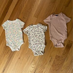 Set of 3 floral & pink onesies